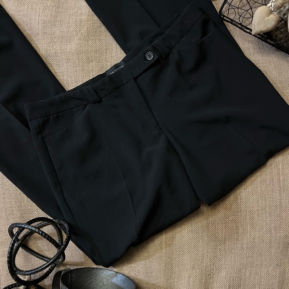 EUC The Limited Black Drew Fit Straight Leg Slacks. Size 8 - Picture 3 of 4